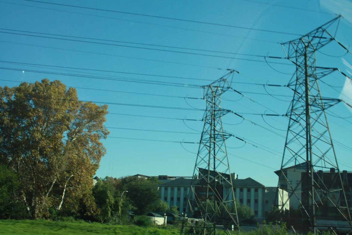 El precio de la luz hoy: ¿cuáles son las horas más baratas para ahorrar en la factura?